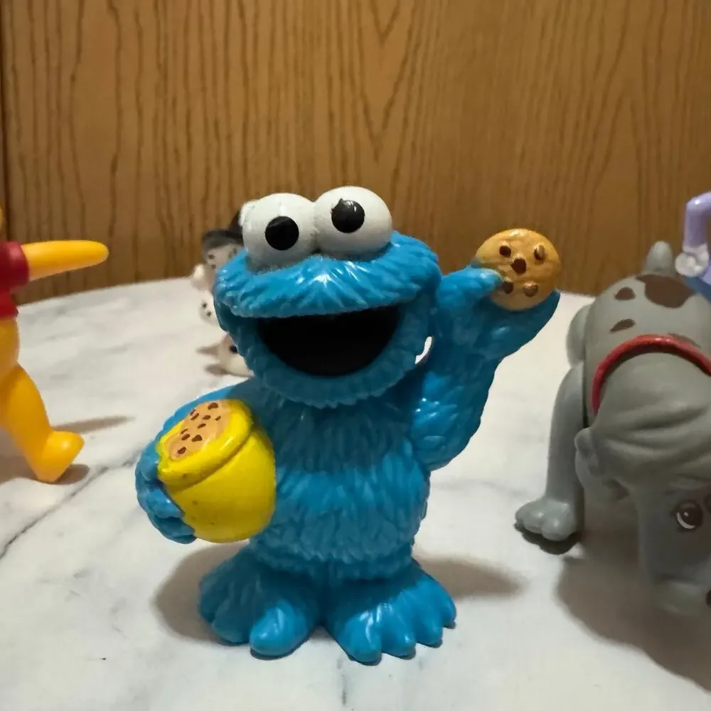 Disney /pound puppy/ figurines